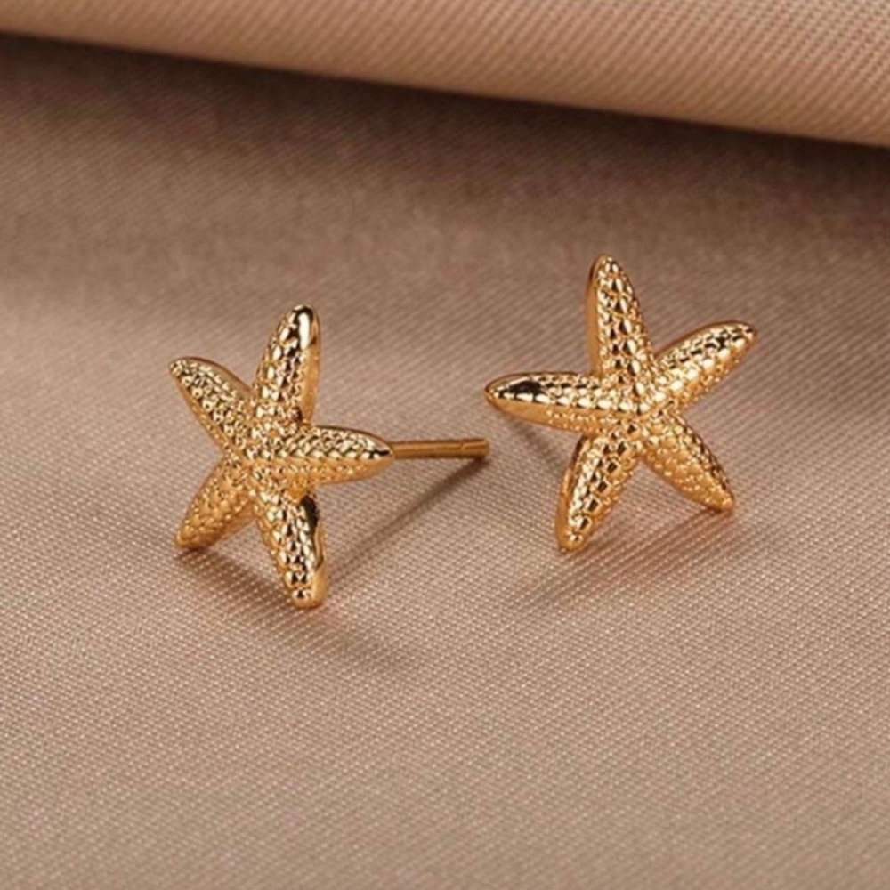 Gold Starfish Earrings - Picture 2 of 5